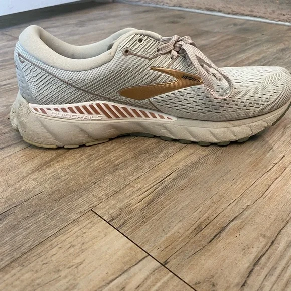 Brooks adrenaline running shoes - Picture 7 of 10